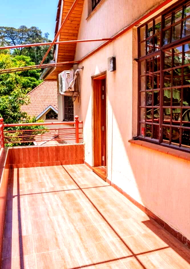 6-Ensuite Villa in Quiet Gated Community - Lavington