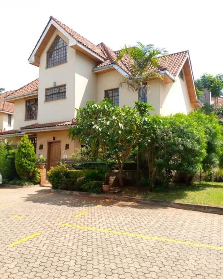 6-Ensuite Villa in Quiet Gated Community - Lavington