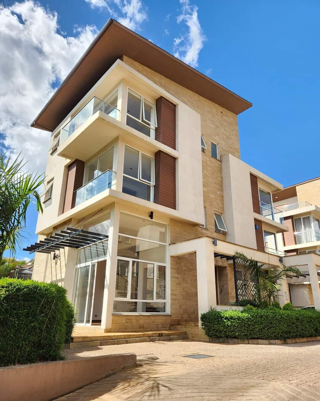 4-Ensuite Townhouse with Pool & Clubhouse Access - Lavington