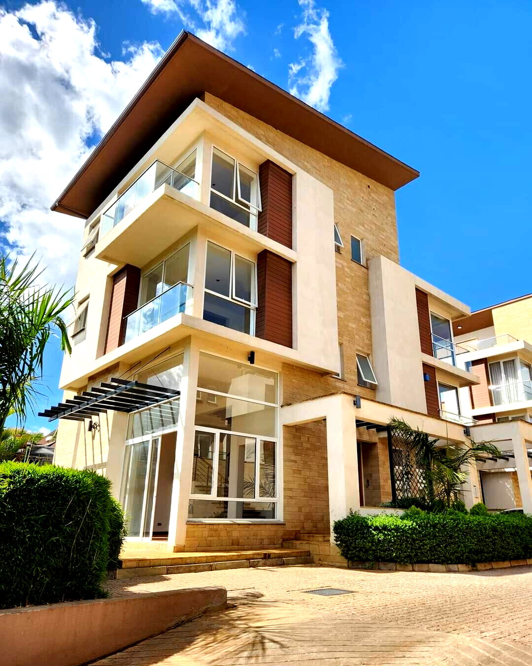 4-Ensuite Townhouse with Pool & Clubhouse Access - Lavington