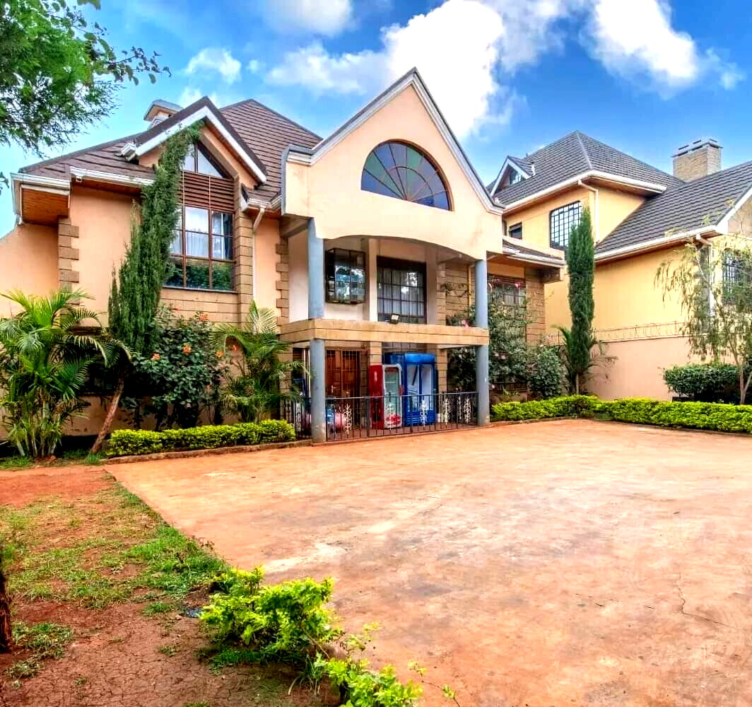 5BR Townhouse on Quarter Acre with DSQ - Mountain View