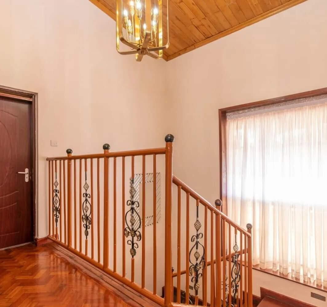 5BR Townhouse on Quarter Acre with DSQ - Mountain View