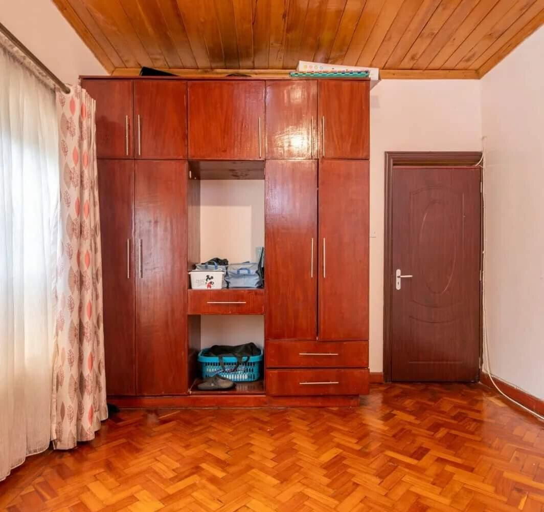 5BR Townhouse on Quarter Acre with DSQ - Mountain View