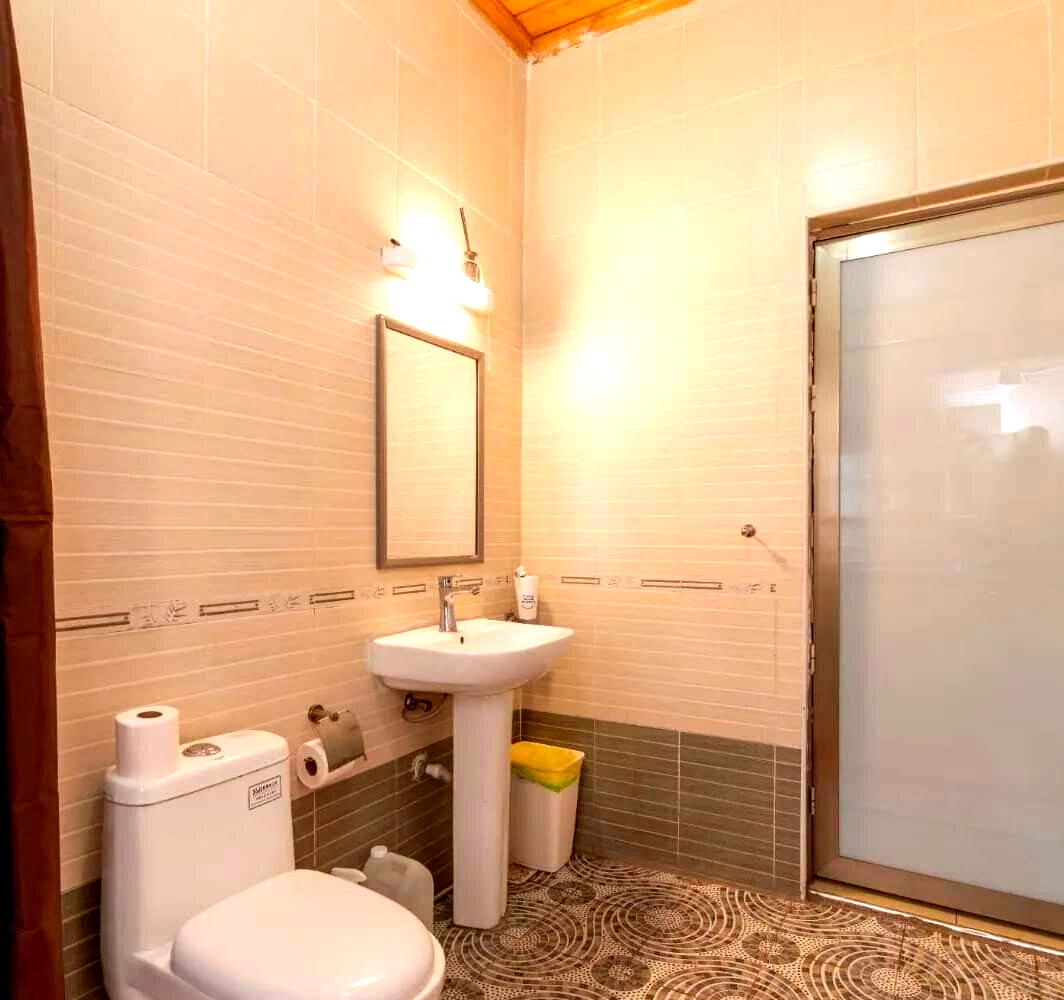 5BR Townhouse on Quarter Acre with DSQ - Mountain View