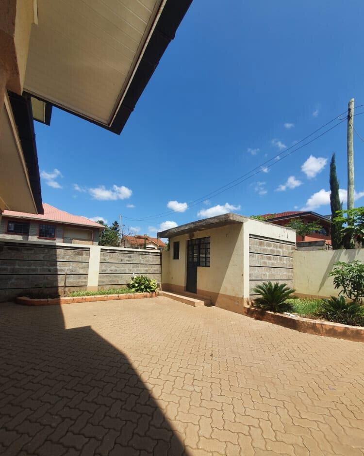 4BR All-Ensuite Townhouse on 40x80 Plot - Membley Acacia