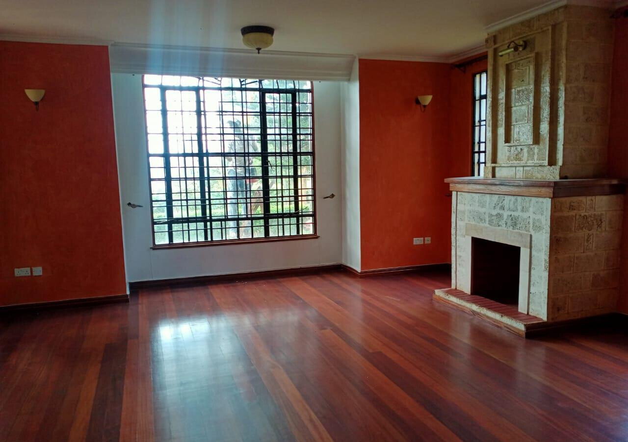 5BR Townhouse with Pool & Sunken Lounge - Runda