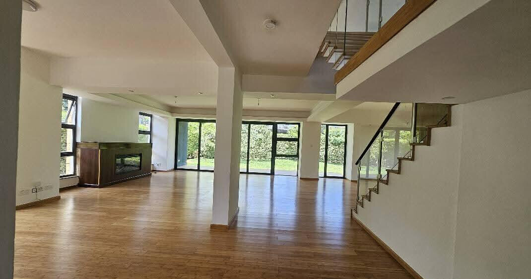 4BR Townhouse with DSQ on Quarter Acre – Garden Estate