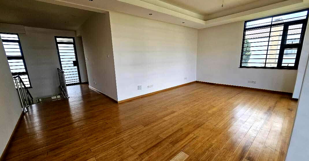 4BR Townhouse with DSQ on Quarter Acre – Garden Estate