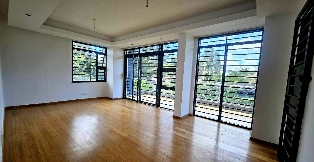 4BR Townhouse with DSQ on Quarter Acre – Garden Estate