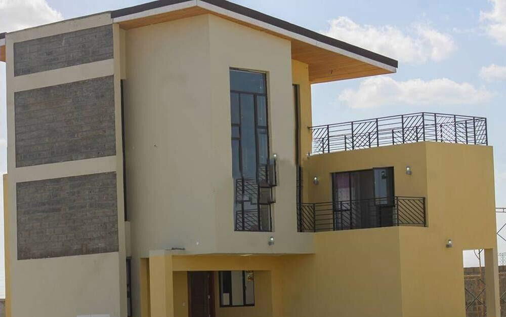 4BR All-Ensuite Villa with Balcony & Garden - Mombasa Rd