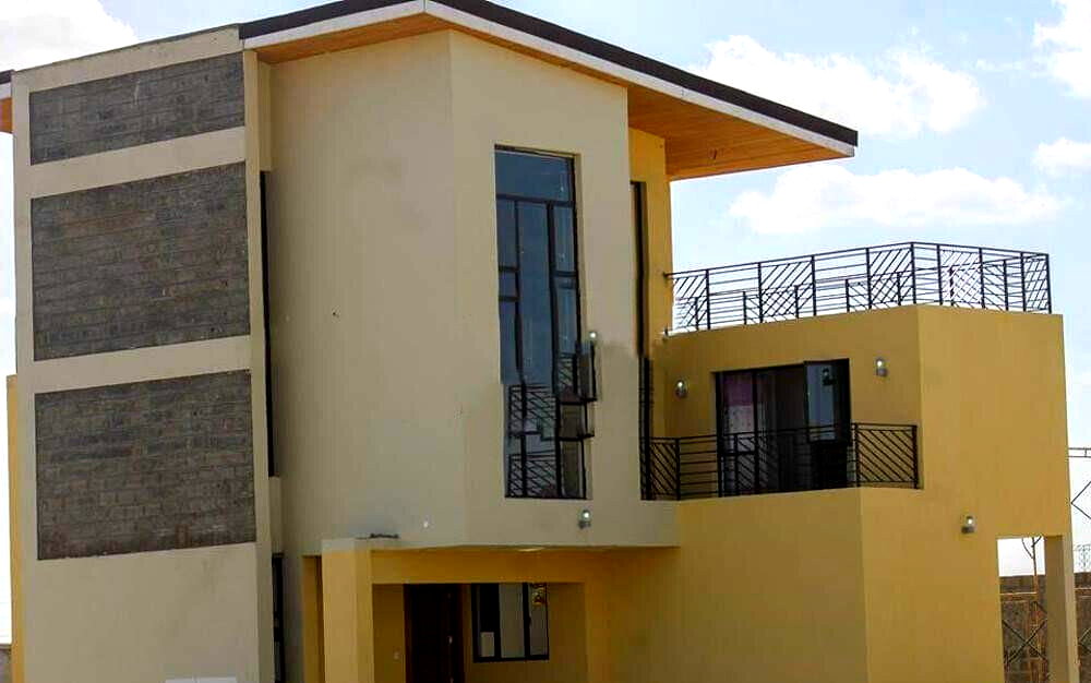 4BR All-Ensuite Villa with Balcony & Garden - Mombasa Rd