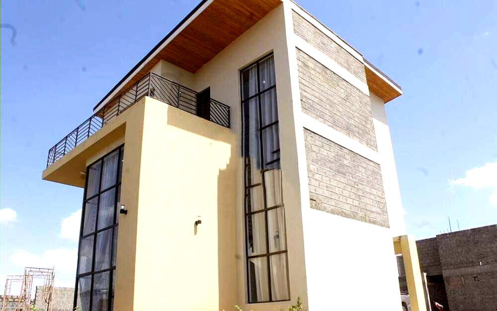 4BR All-Ensuite Villa with Balcony & Garden - Mombasa Rd