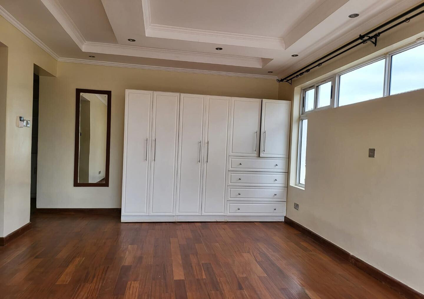 5-Ensuite Townhouse with Private Garden & DSQ - Lavington