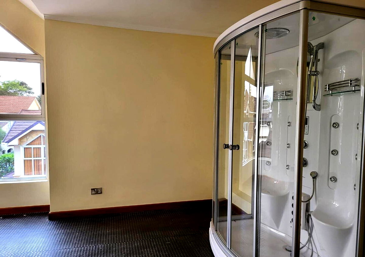 5-Ensuite Townhouse with Private Garden & DSQ - Lavington