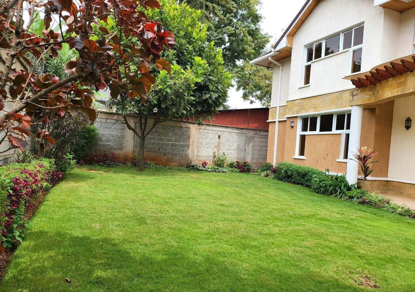 5-Ensuite Townhouse with Private Garden & DSQ - Lavington