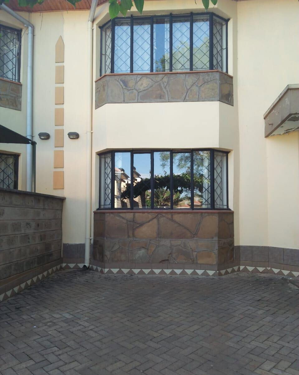 4-Ensuite Townhouse with Pool, Gym & Borehole - Lavington