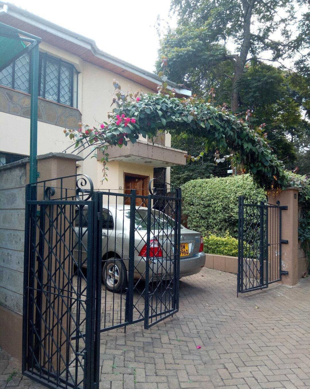 4-Ensuite Townhouse with Pool, Gym & Borehole - Lavington