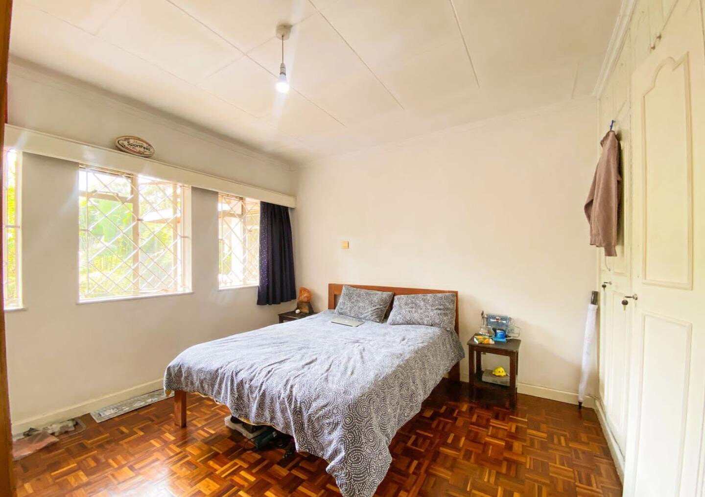 0.6-Acre Townhouse with Mature Garden - Old Kitisuru