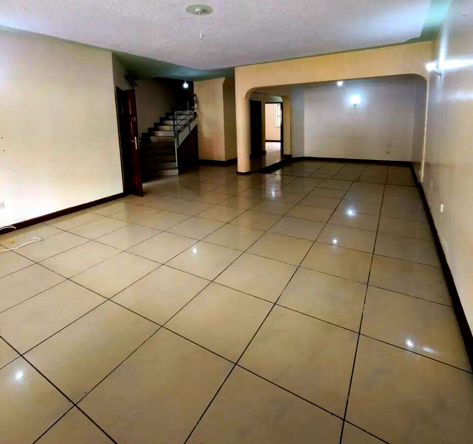 Spacious 4BR Townhouse with DSQ & Borehole - Lavington