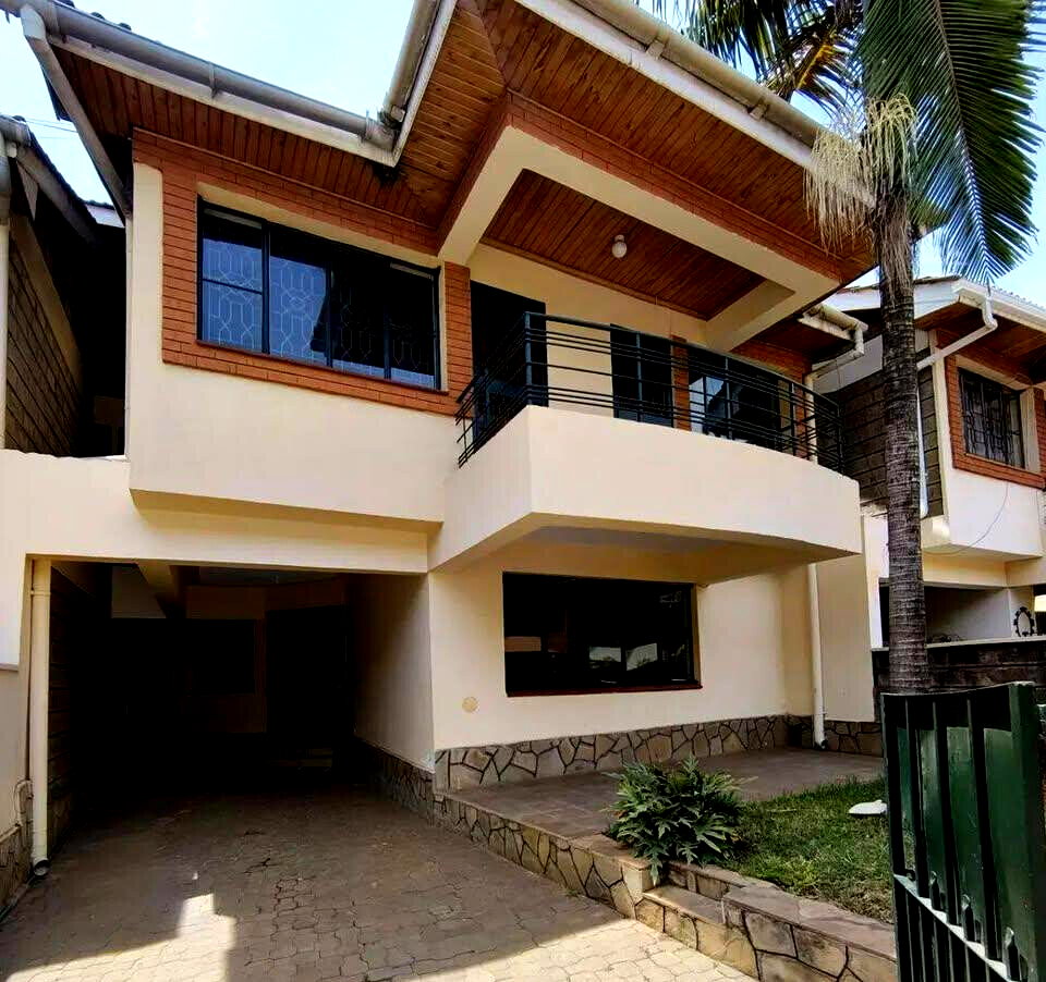 Spacious 4BR Townhouse with DSQ & Borehole - Lavington