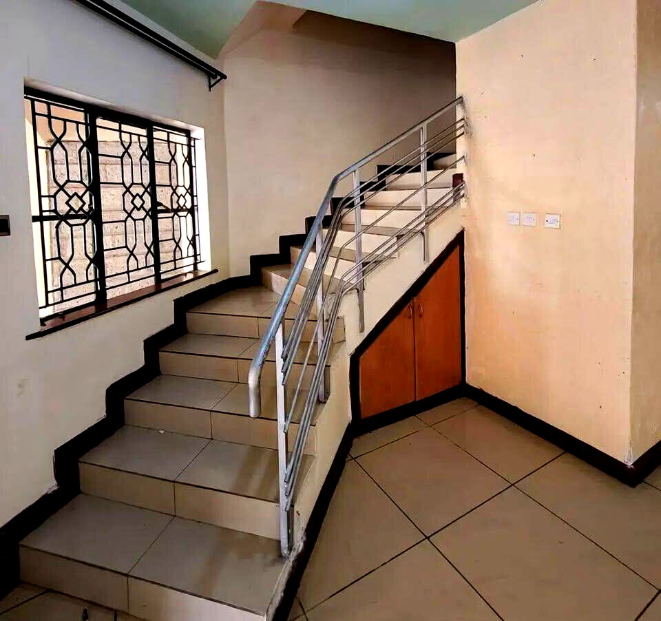 Spacious 4BR Townhouse with DSQ & Borehole - Lavington
