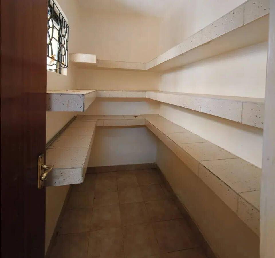 Spacious 4BR Townhouse with DSQ & Borehole - Lavington