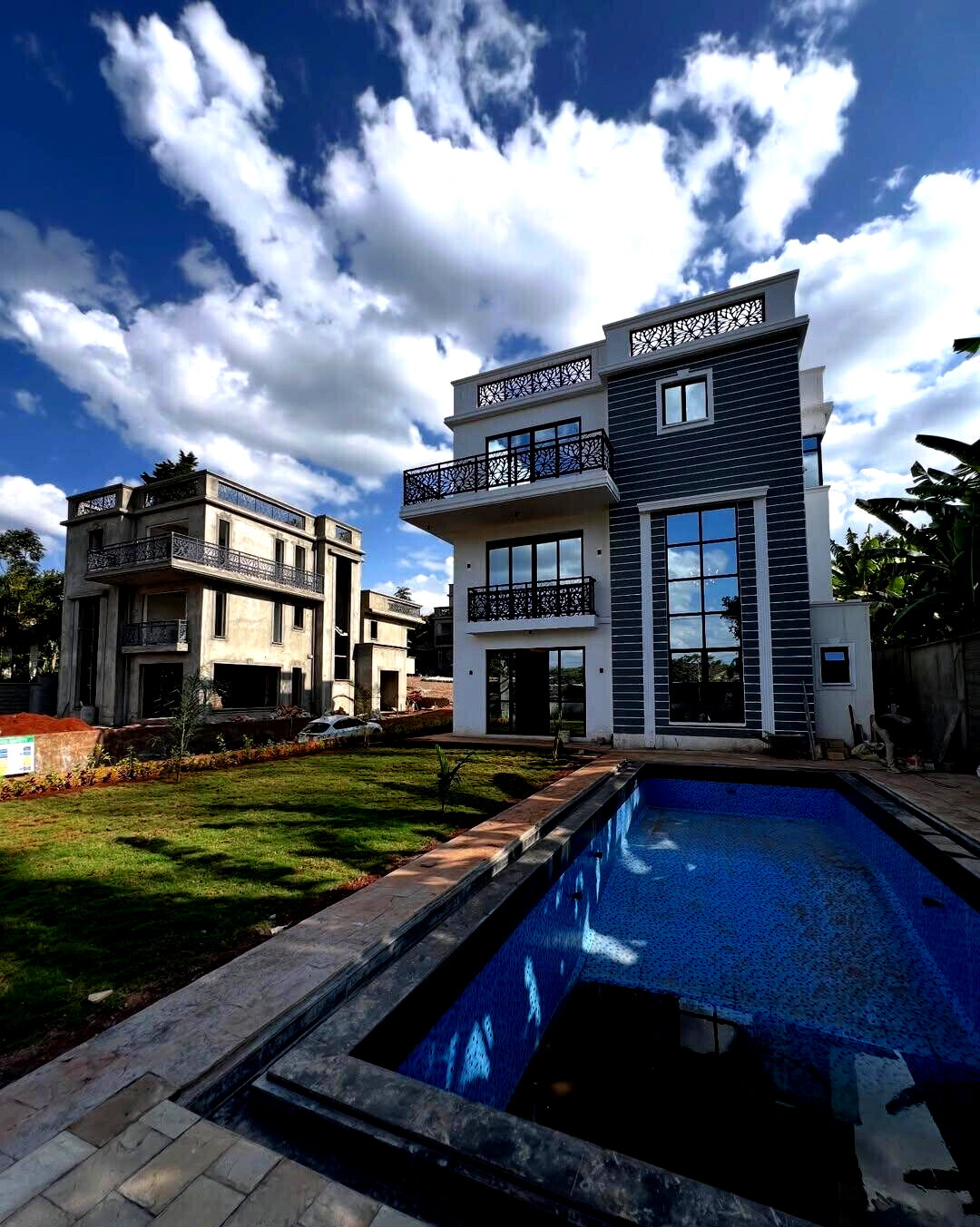5-Ensuite Townhouse with Private Pool & DSQ - Lavington