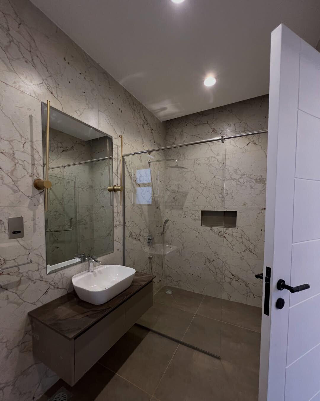 5-Ensuite Townhouse with Private Pool & DSQ - Lavington
