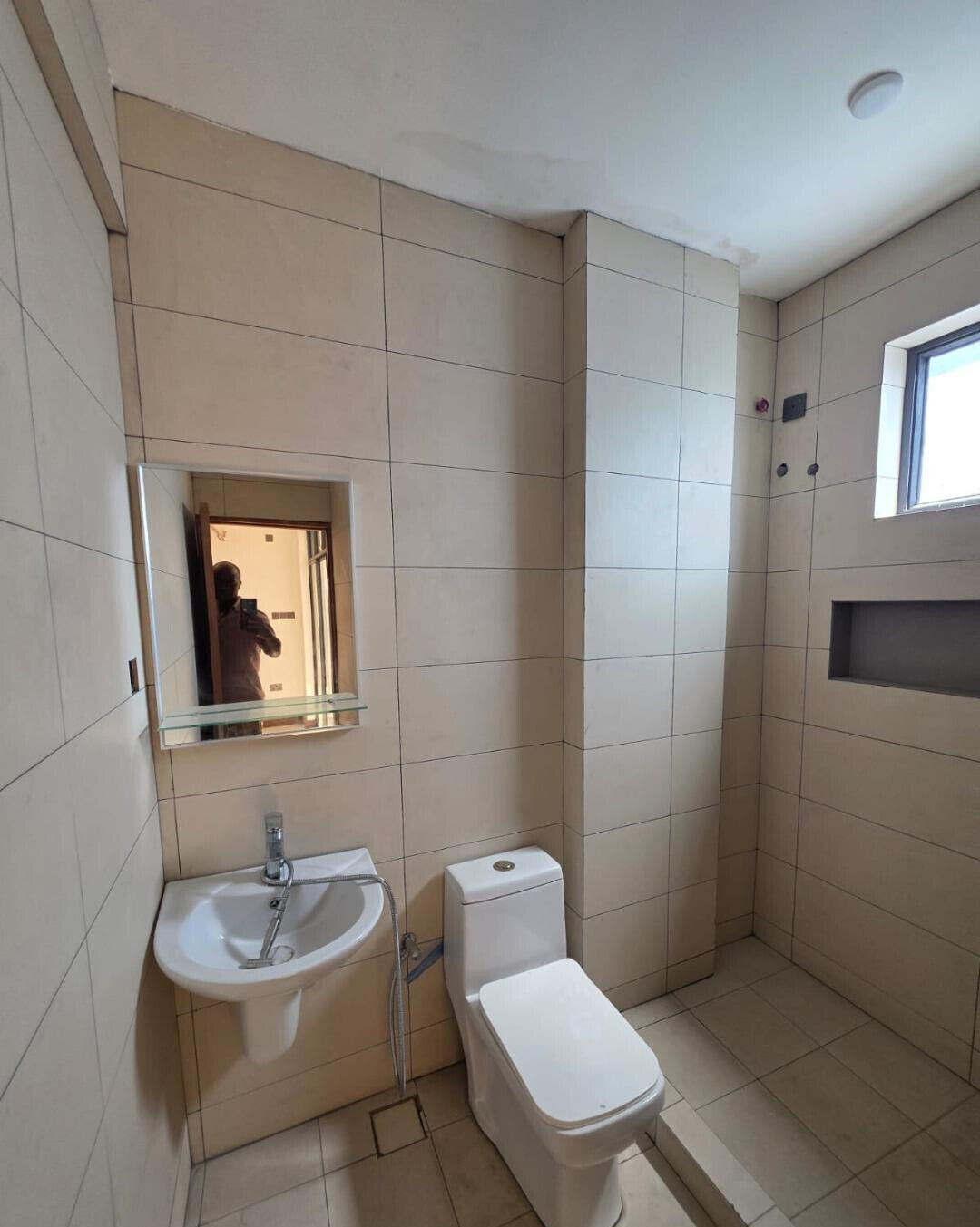3BR Ensuite Apartment with DSQ & Lift - Bombolulu, Mombasa