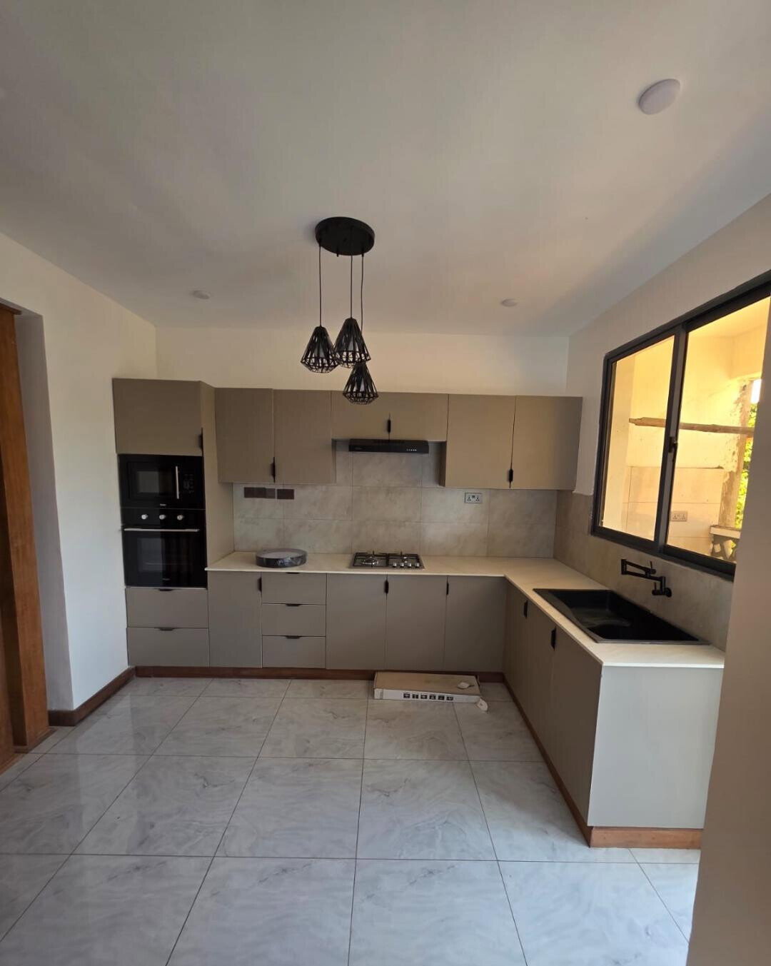 3BR Ensuite Apartment with DSQ & Lift - Bombolulu, Mombasa