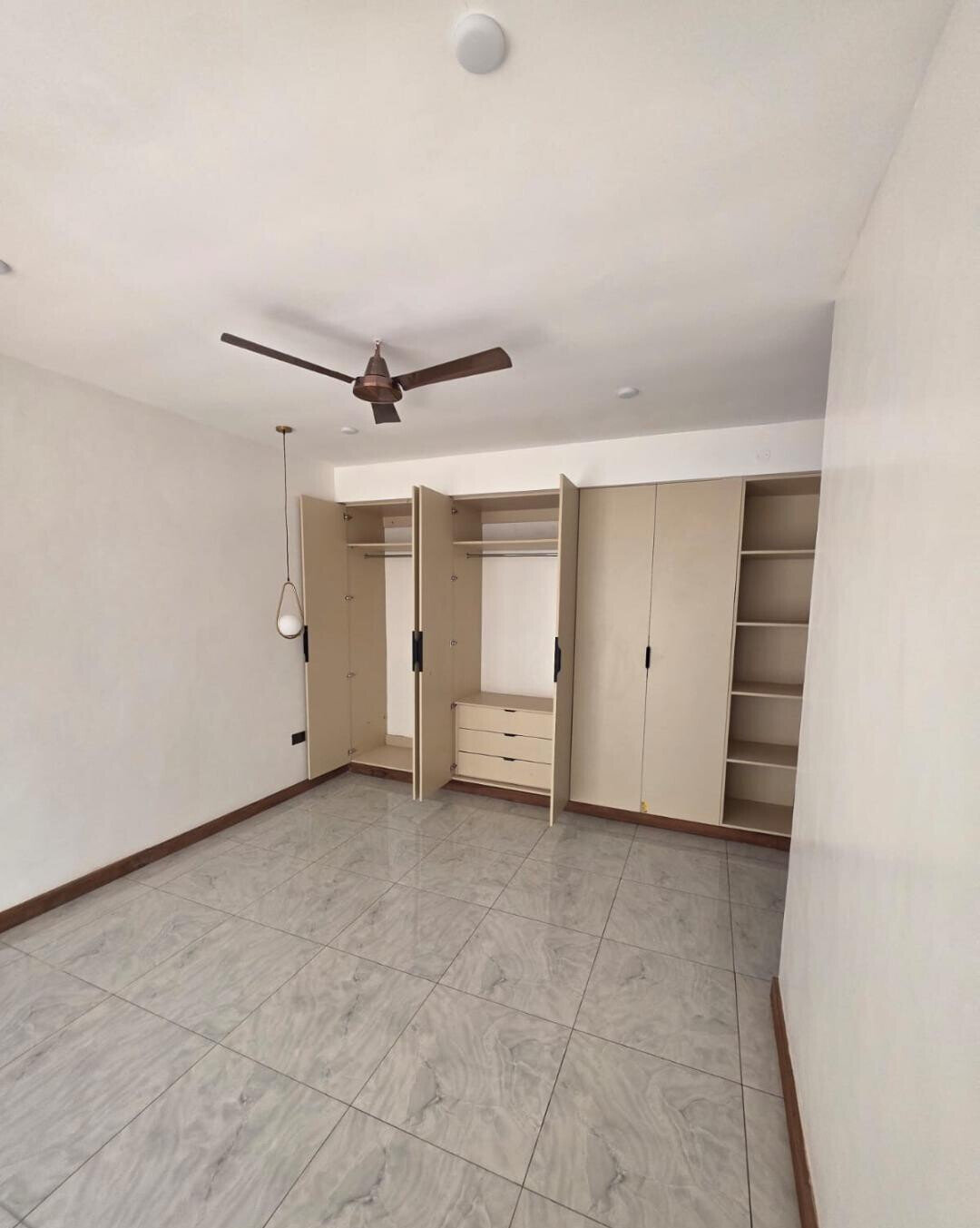 3BR Ensuite Apartment with DSQ & Lift - Bombolulu, Mombasa