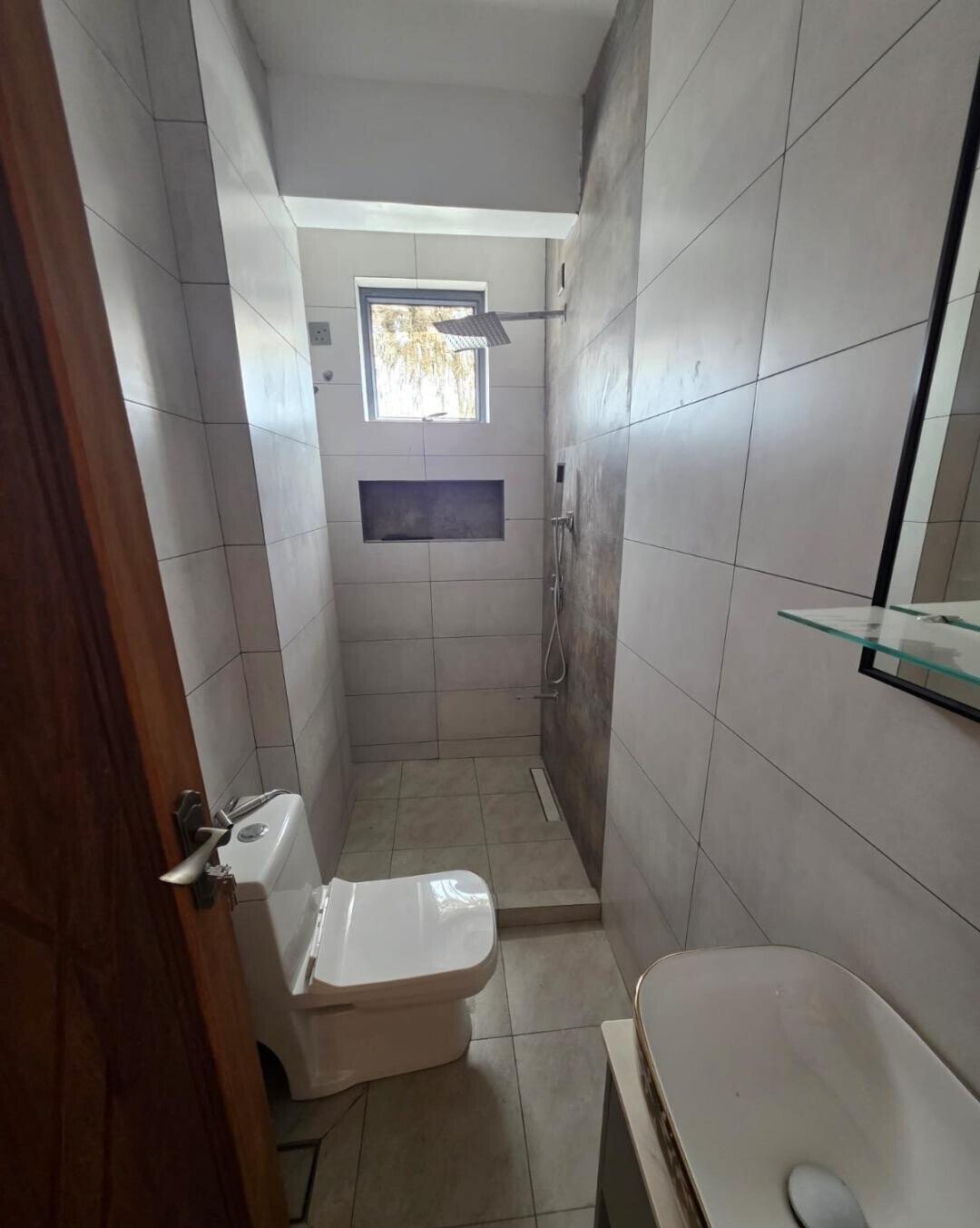 3BR Ensuite Apartment with DSQ & Lift - Bombolulu, Mombasa