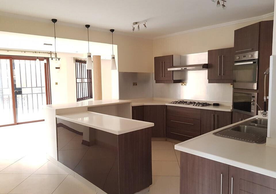 5BR Townhouse with Jacuzzi & Attic in Kyuna – Nairobi