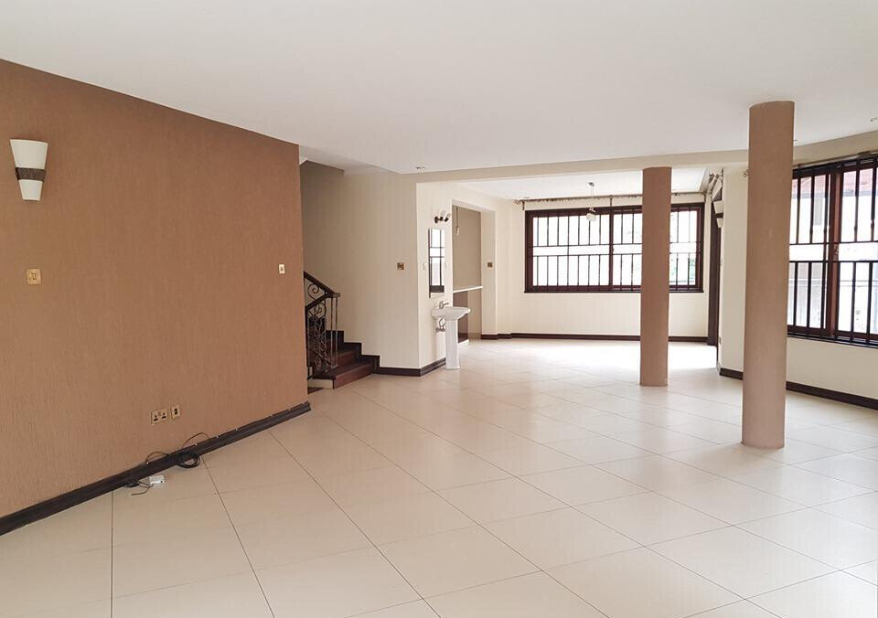 5BR Townhouse with Jacuzzi & Attic in Kyuna – Nairobi