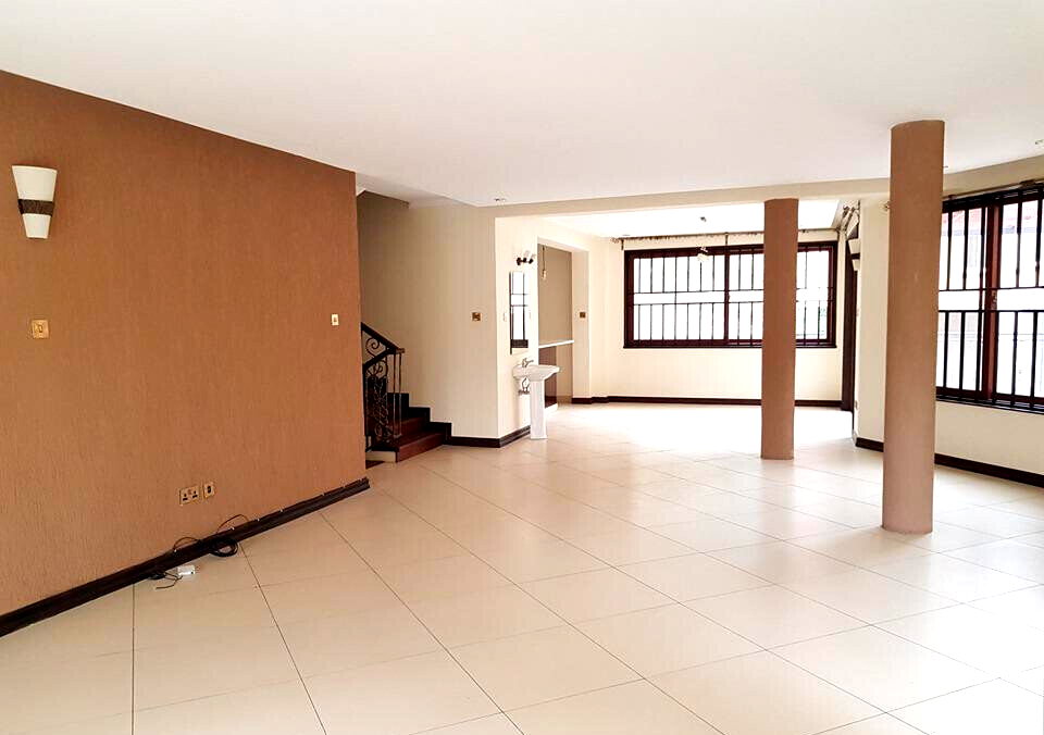 5BR Townhouse with Jacuzzi & Attic in Kyuna – Nairobi