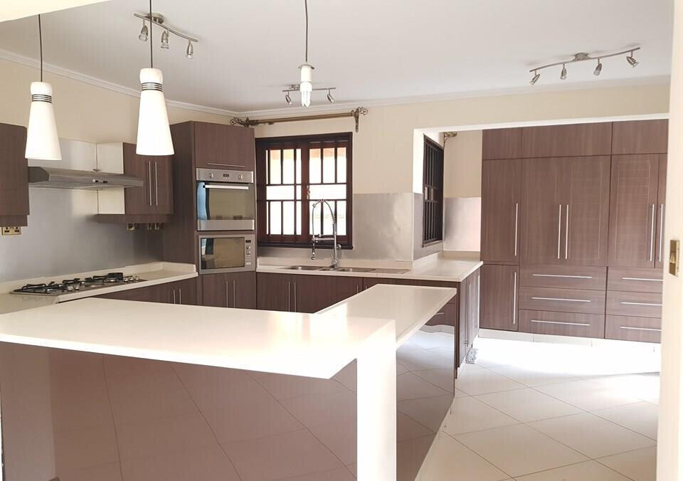 5BR Townhouse with Jacuzzi & Attic in Kyuna – Nairobi