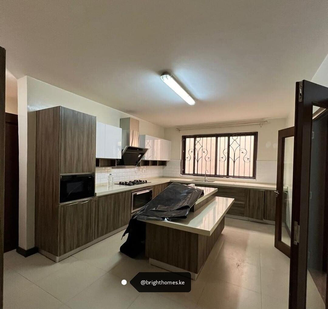 5-Ensuite Townhouse with Rental Income - Lavington