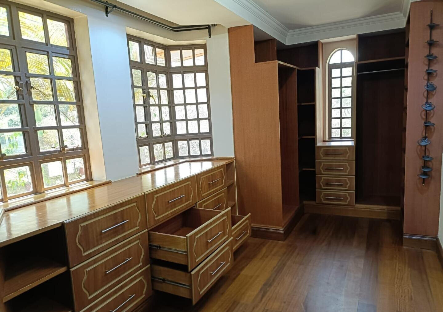 Half Acre 5BR Haven in Runda