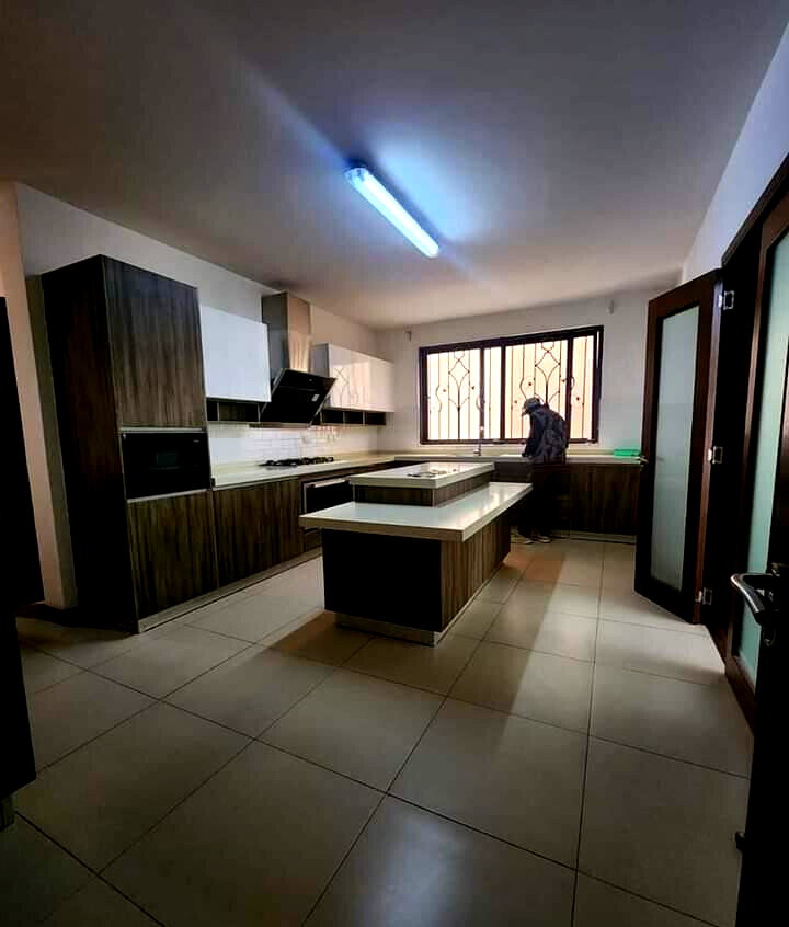 5-Ensuite Townhouse with Study & Solar - Lavington Gated 5