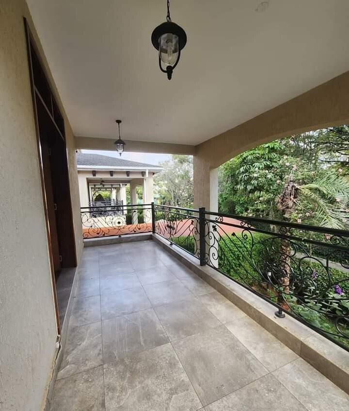 5-Ensuite Townhouse with Study & Solar - Lavington Gated 5