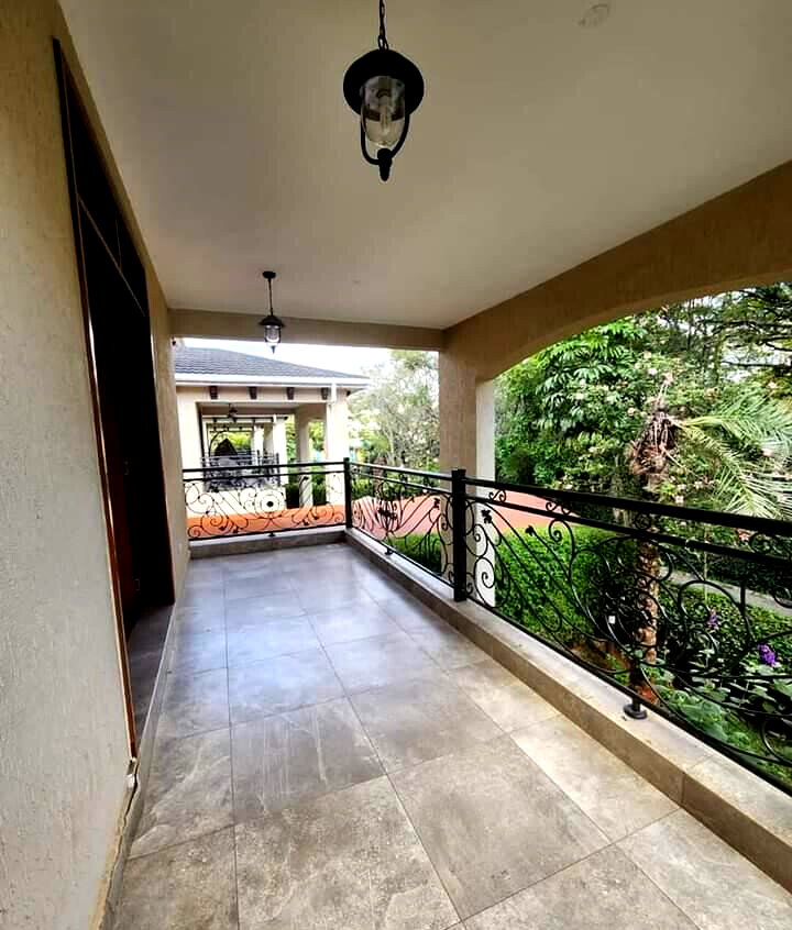 5-Ensuite Townhouse with Study & Solar - Lavington Gated 5