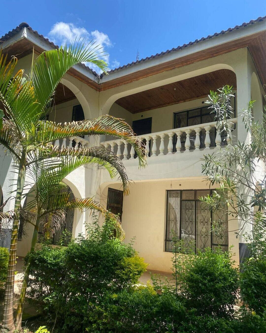 4-Bed Standalone Home on Half-Acre with Mature Greenery – Hardy, Karen