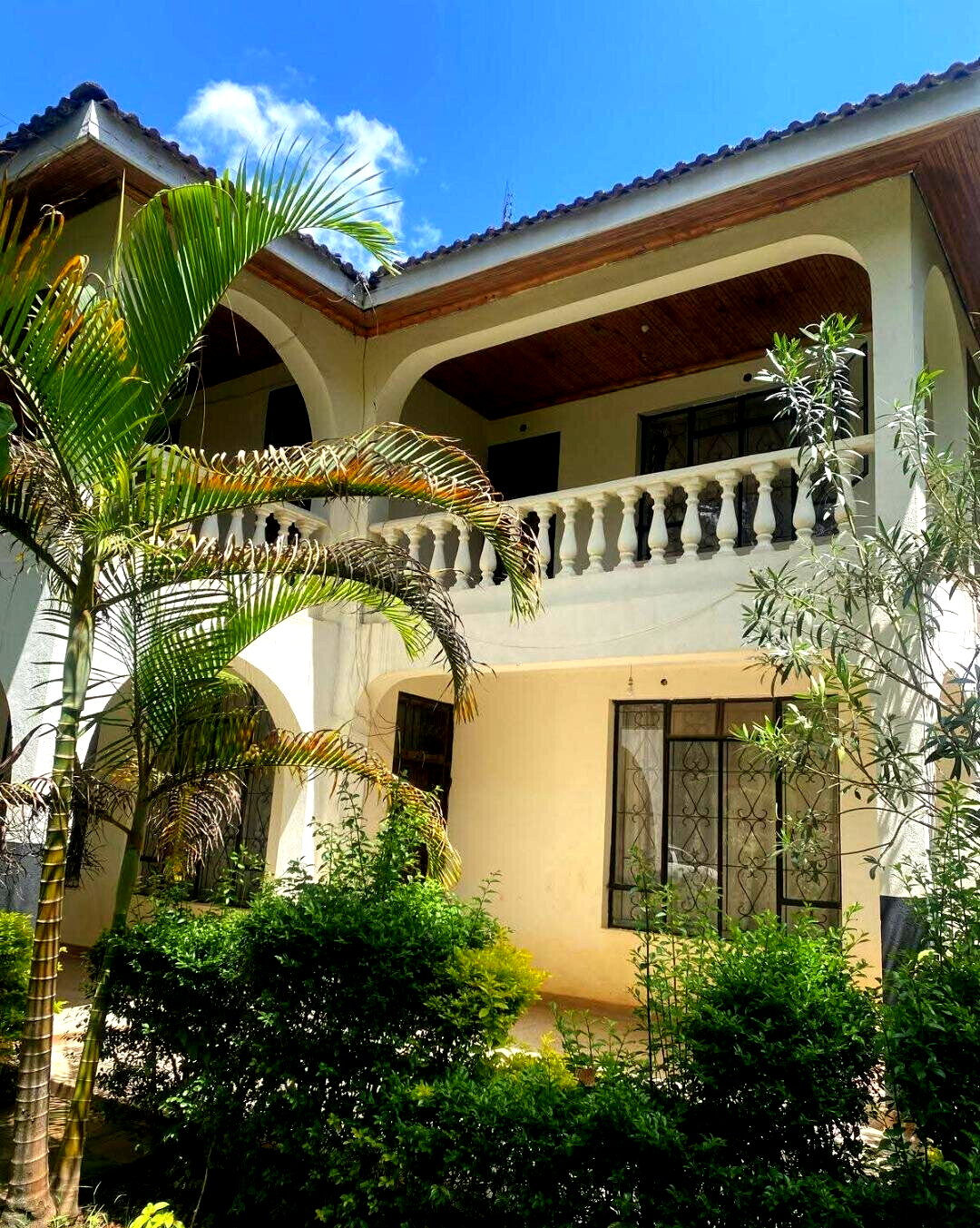 4-Bed Standalone Home on Half-Acre with Mature Greenery – Hardy, Karen