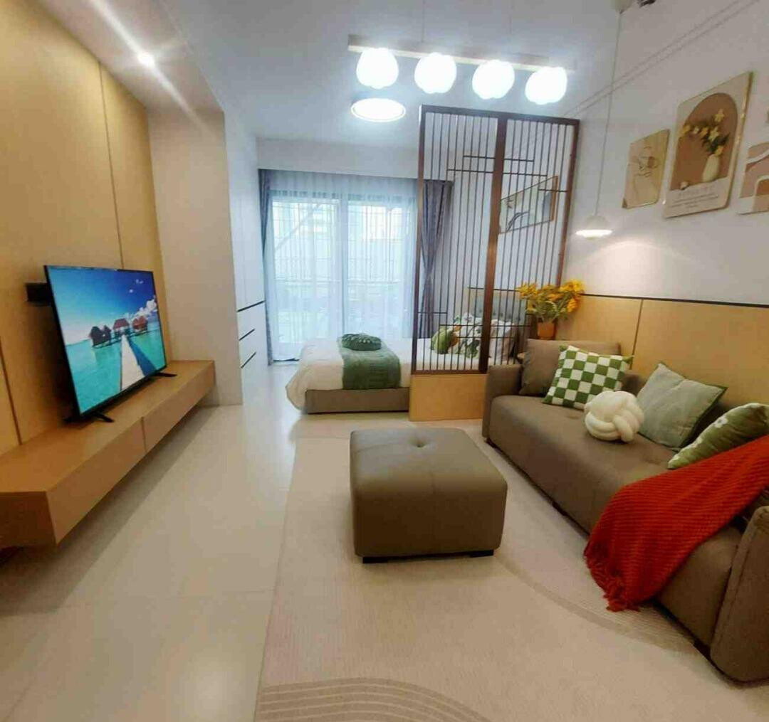 Studio Apartment with Rooftop Pool & Gym - Muthithi Road, Westlands