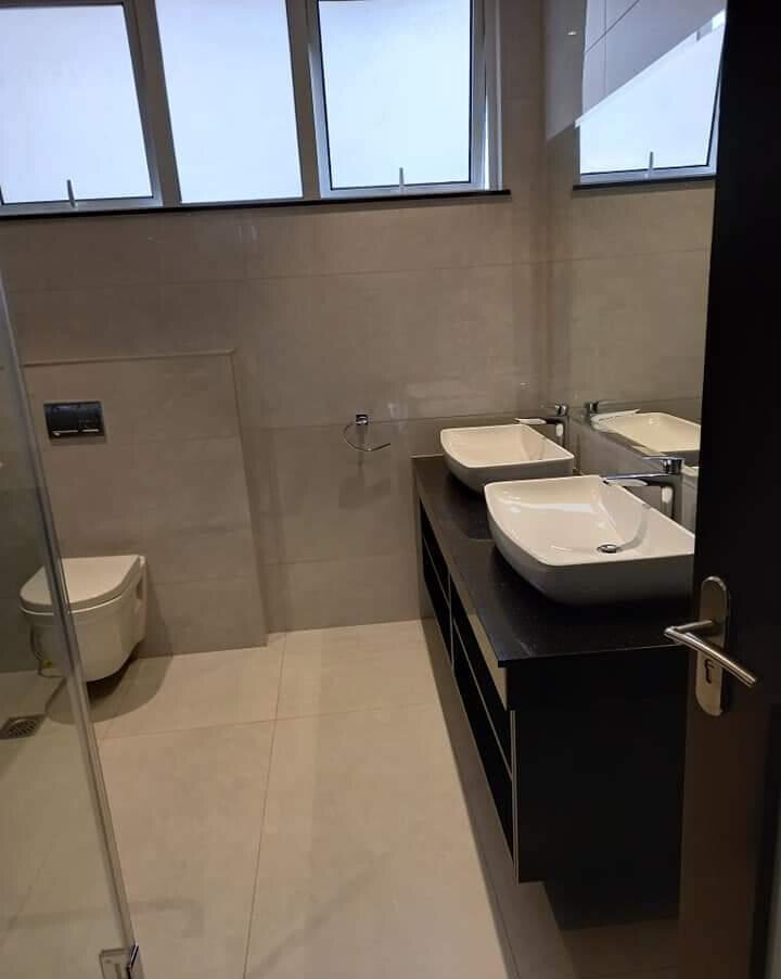 5BR Townhouse with Private Lift & Gourmet Kitchen - Lower Kabete