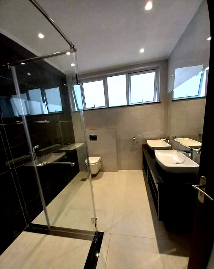 5BR Townhouse with Private Lift & Gourmet Kitchen - Lower Kabete