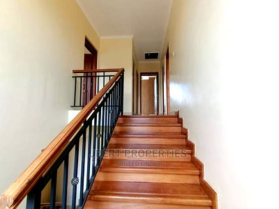 4bdrm Maisonette in Kiambu Road for rent - Image 10