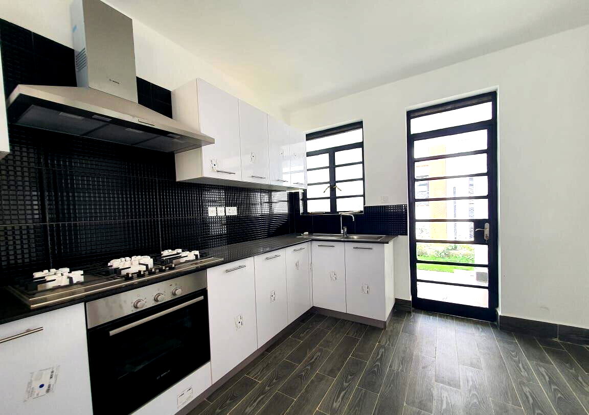 Brand New 4BR Townhouse with DSQ & Solar - South C