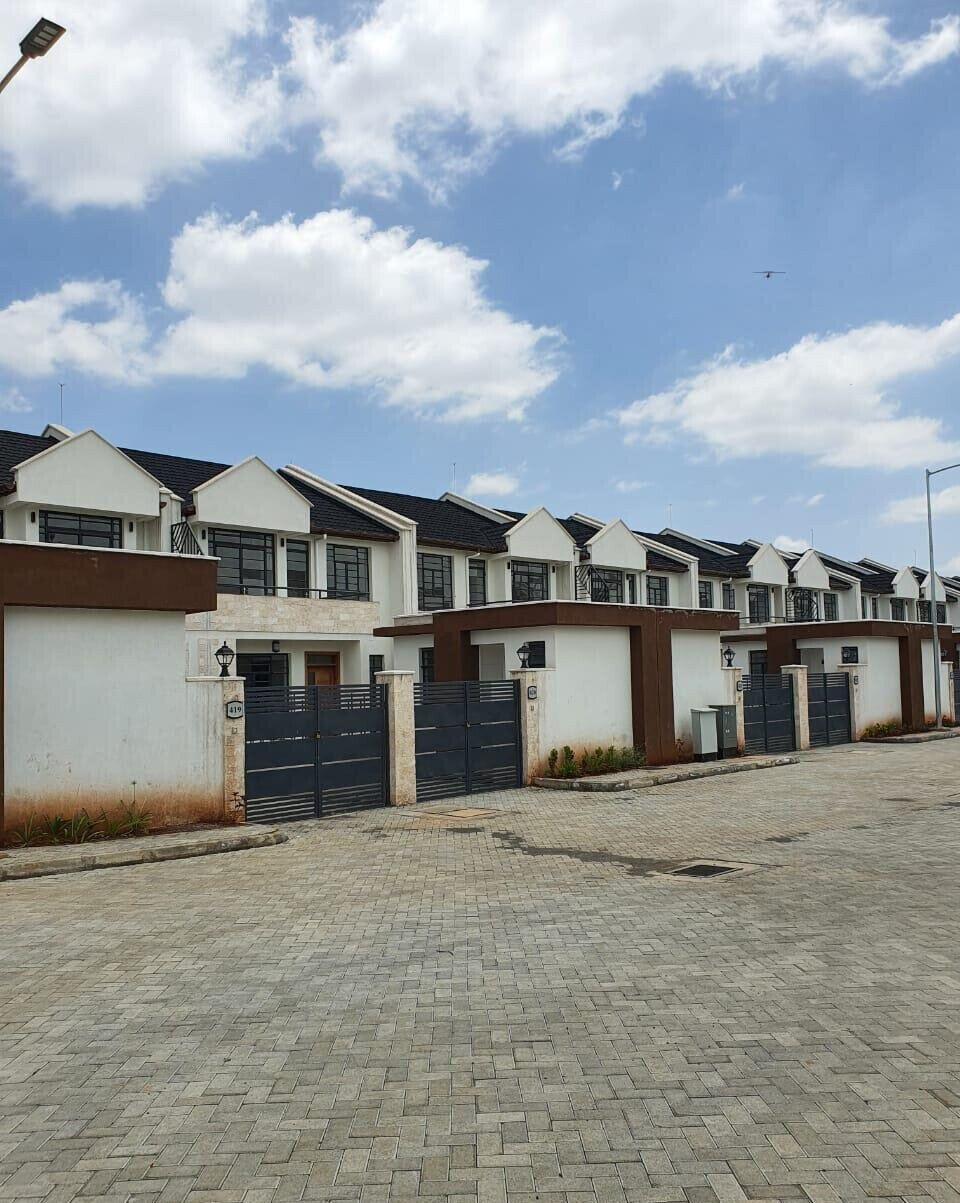 Brand New 4BR Townhouse with DSQ & Solar - South C