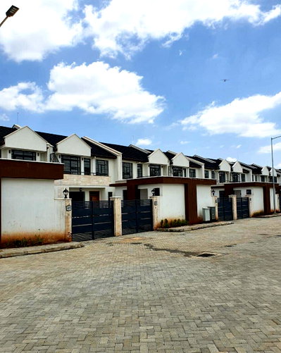 Brand New 4BR Townhouse with DSQ & Solar - South C